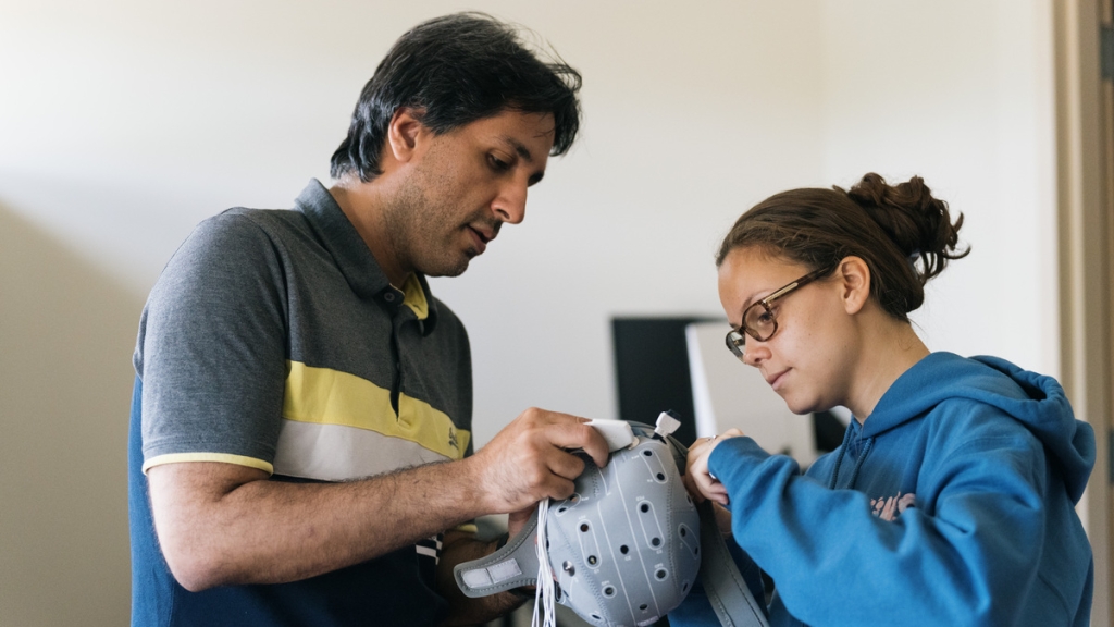 Amin Dehghani and Surina Prabhu in the lab